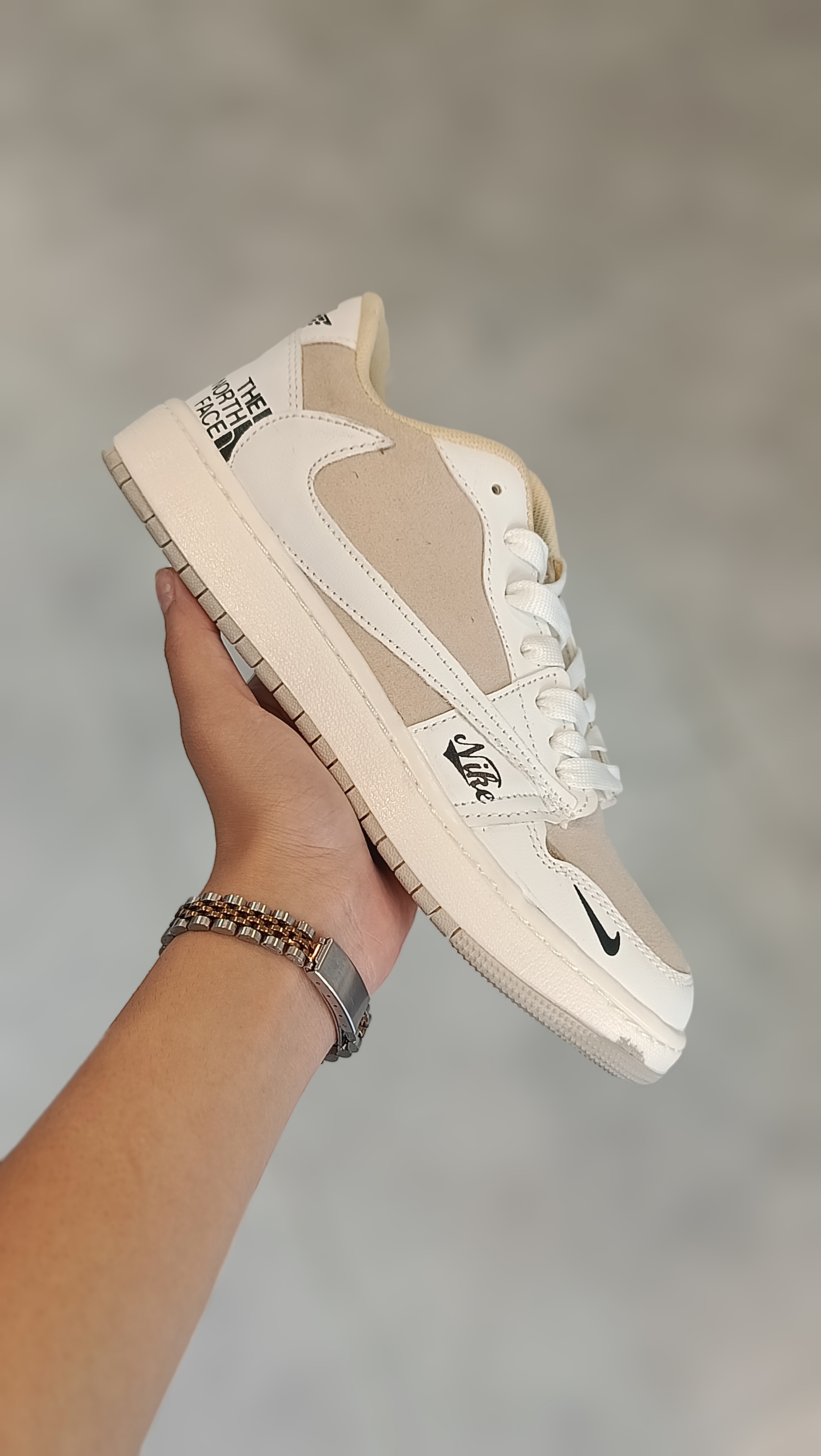 نایک تراویس| Nike Travis